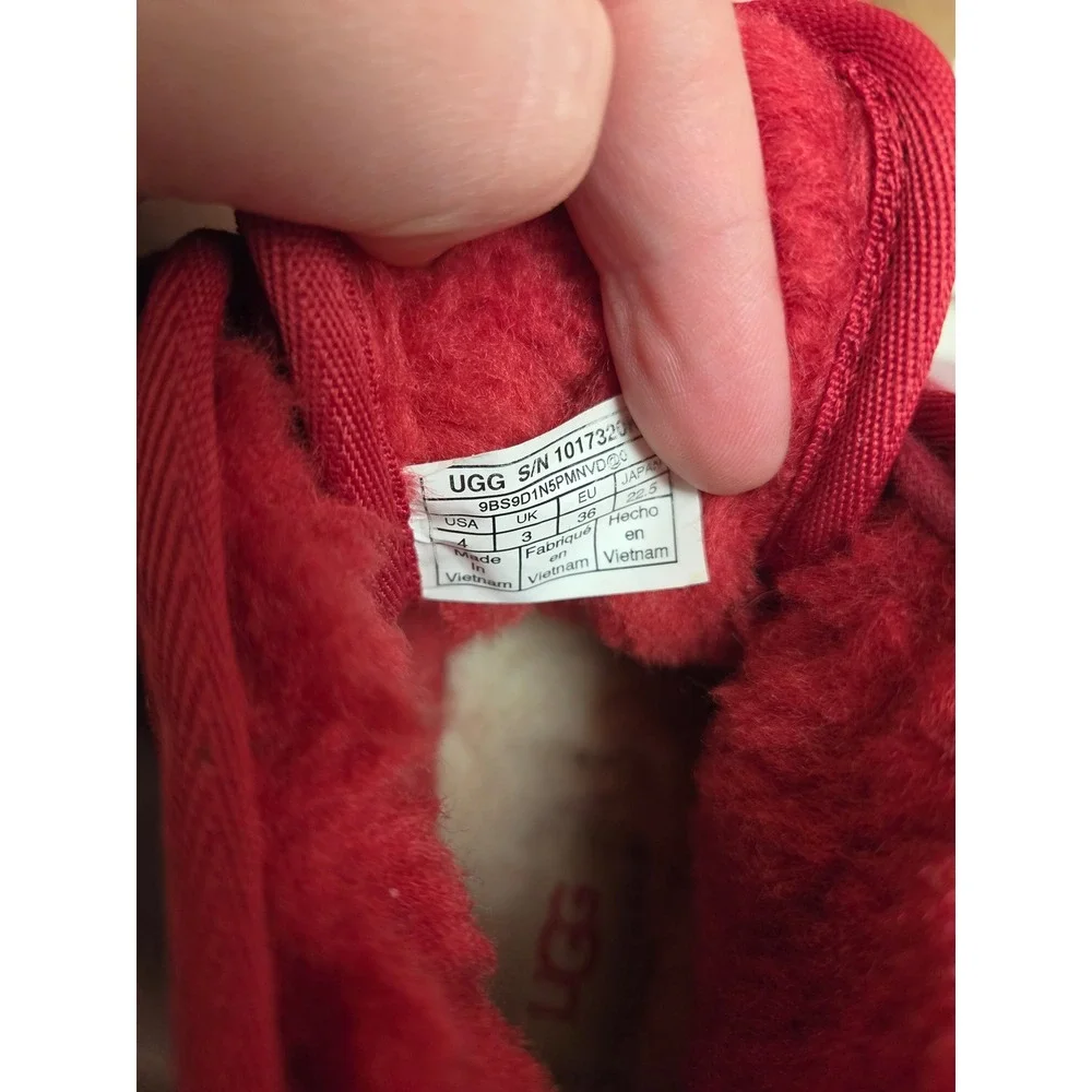 UGG Neumel Red Suede Lace Up Chukka Boots Kids Size 4 1017320K‎